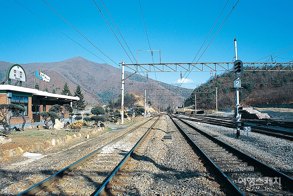 대한민국에서 제일 높은 곳에 있는 기차역, 추전역. 2004년 1월. 사진 / 여행스케치 DB