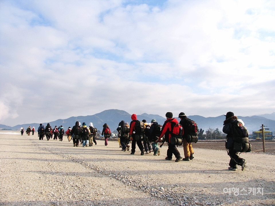 마라도에서 임진각까지 575km, 한국소년탐험대는 말없이 걸었다. 2005년 3월. 사진 / 김진용 기자