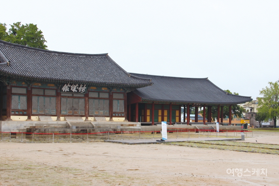 조선시대 관아 건물 중 가장 큰 나주 금성관. 사진 / 박상대 기자