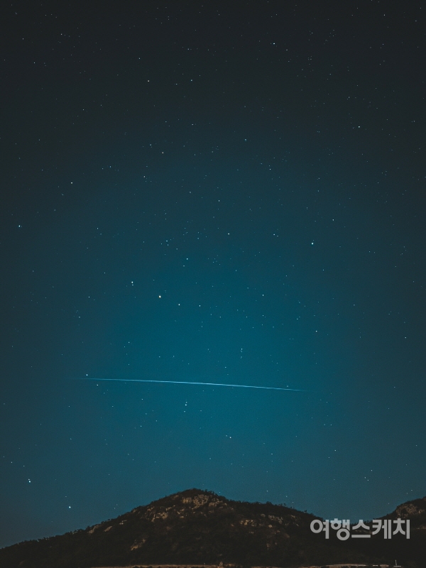 섬에서 하룻밤 묵어간다면 쏟아지는 별빛을 감상해 볼 수 있다. 사진 / 민다엽 기자