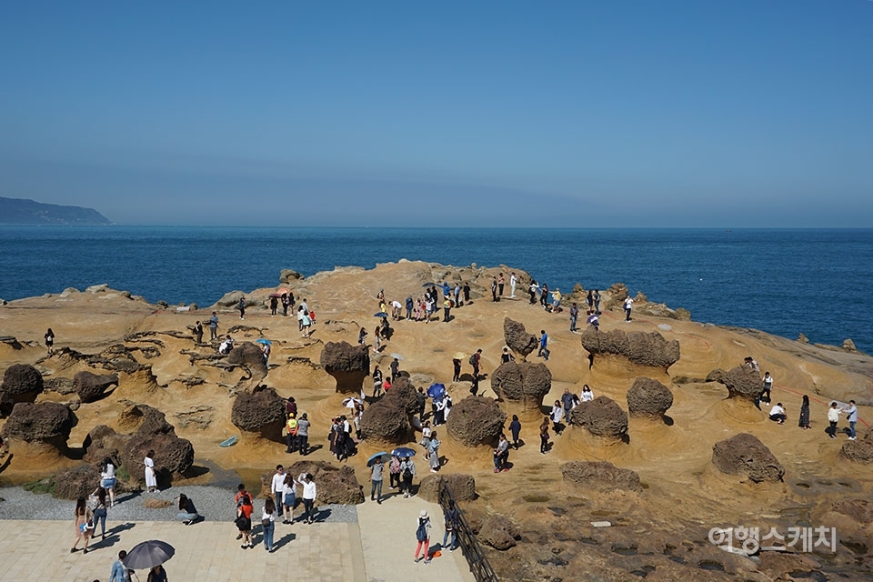 예류지질공원에서는 다채로운 기암괴석을 만날 수 있다. 사진 / 조아영 기자