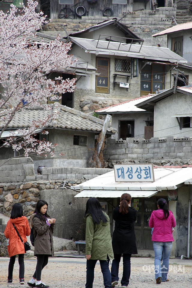 순천 드라마 촬영장은 국내 최대 규모의 오픈 세트장으로 사진 속 장소는 옛 서울의 달동네를 표현한 것. 사진 / 황소영 객원기자