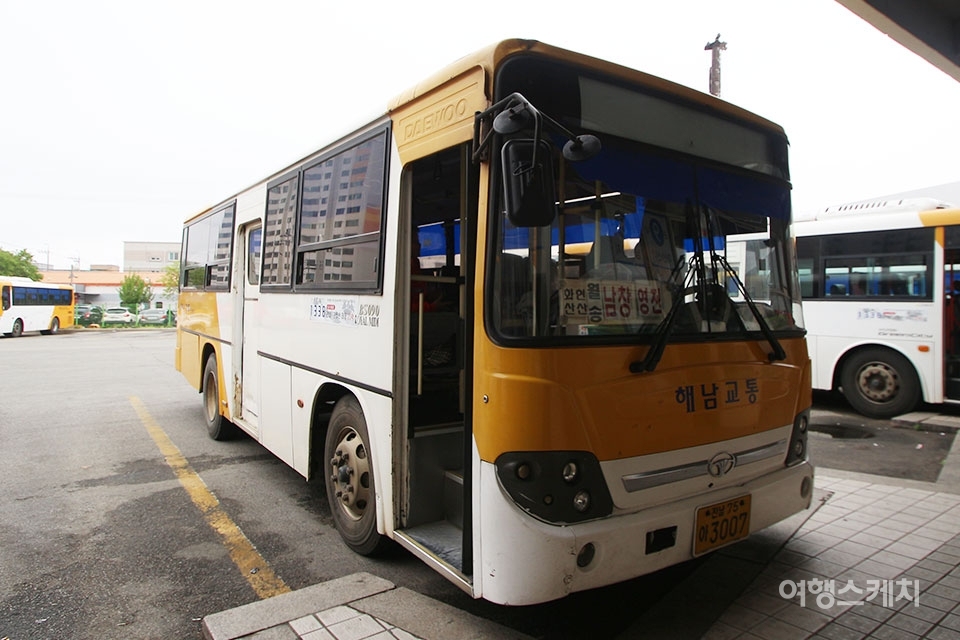 배차 간격이 긴 마을버스는 운행 시간을 숙지하고 있어야 편히 탈 수 있다. 사진 / 조아영 기자