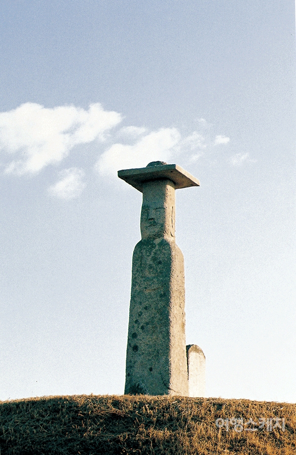 동고도리 석불입상의 모습. 2004년 4월. 사진 / 김상미 객원기자