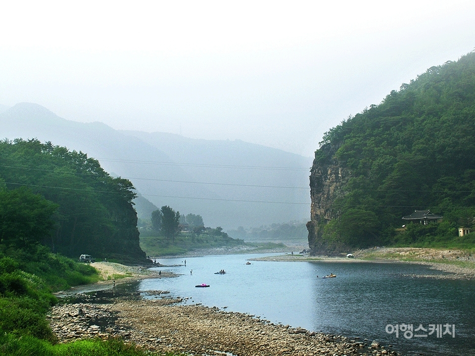 물맑고 수량 넉넉한 가송협 풍경. 2005년 8월. 사진 / 박영오 객원기자
