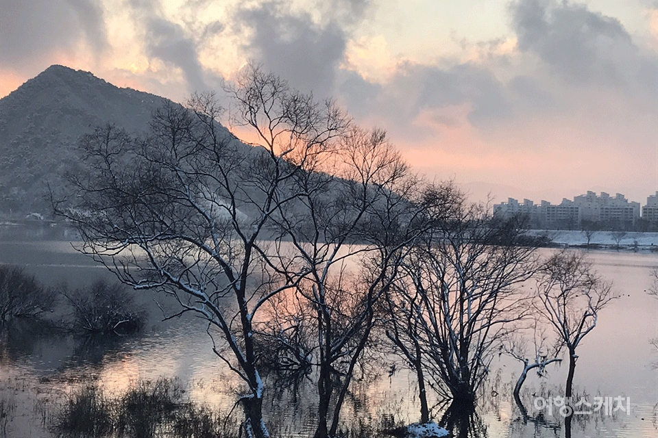 춘천 소양강의 아침 풍경.